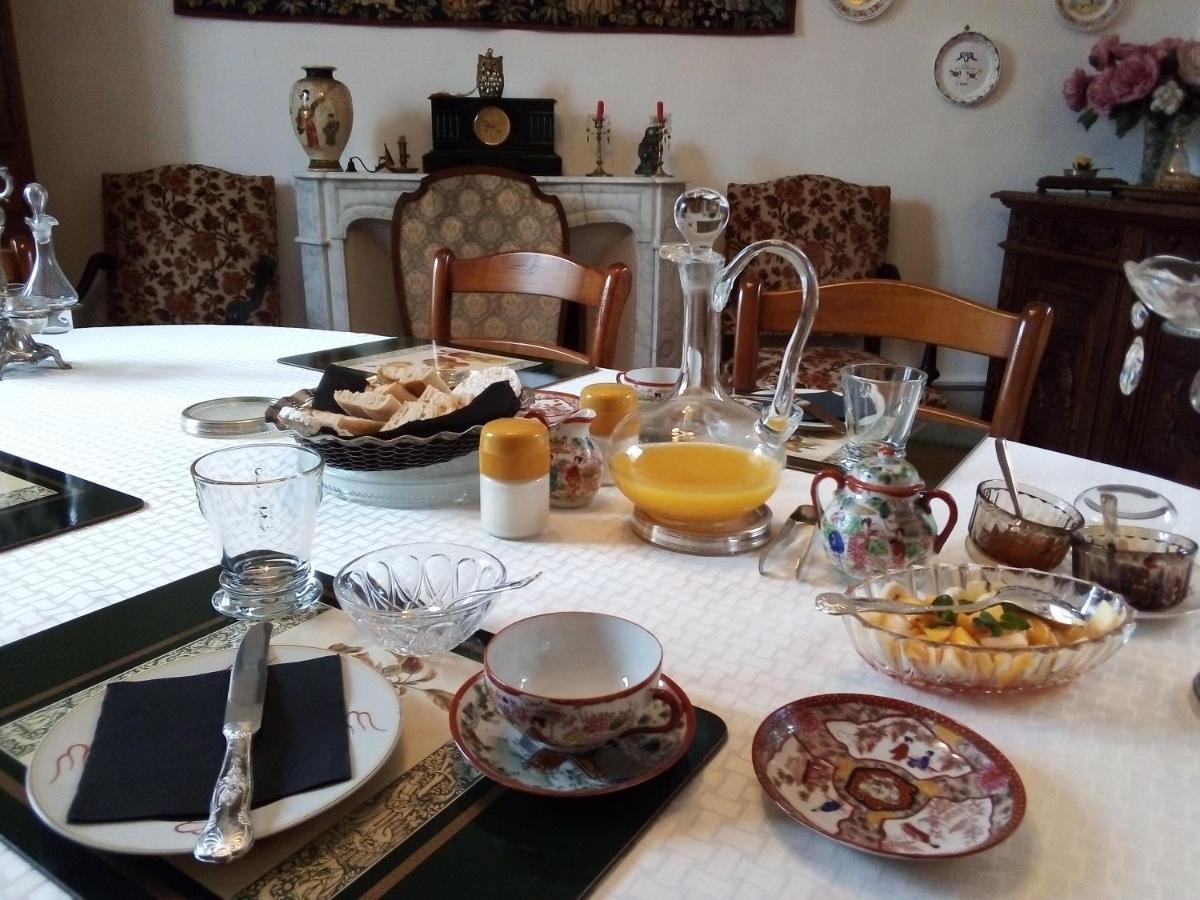 Les Cedres Bed & Breakfast Montaigu-Vendee Exterior photo